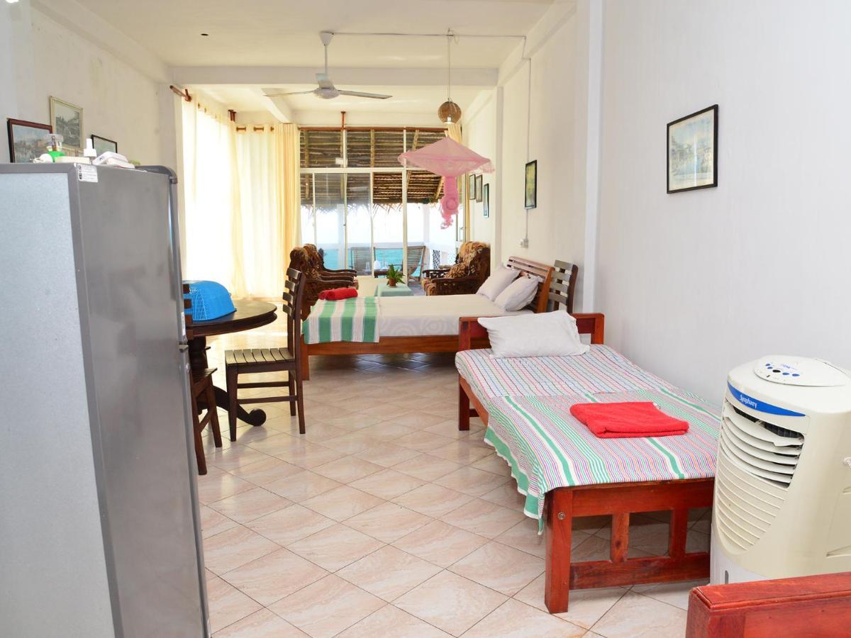 Happy Tuna Guesthouse Хикадува Екстериор снимка