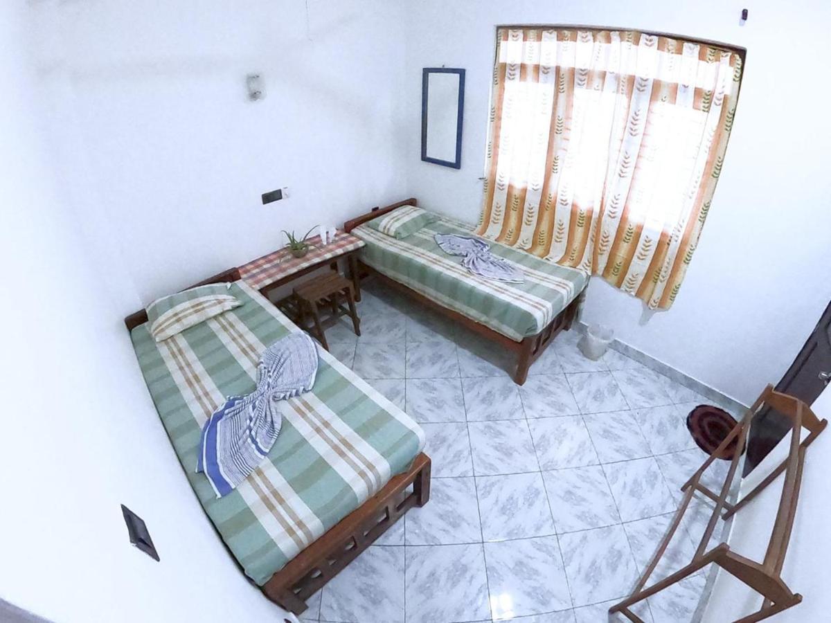Happy Tuna Guesthouse Хикадува Екстериор снимка
