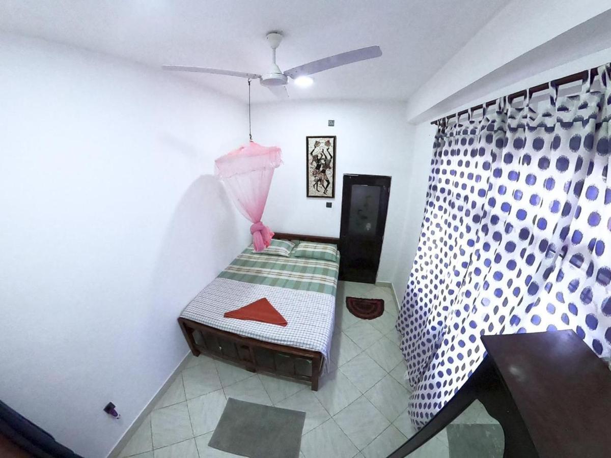 Happy Tuna Guesthouse Хикадува Екстериор снимка
