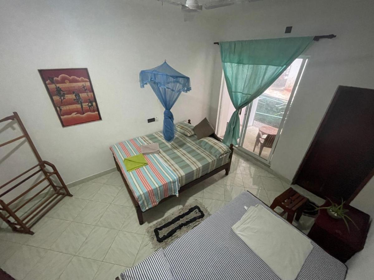 Happy Tuna Guesthouse Хикадува Екстериор снимка