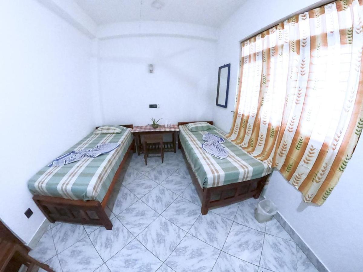 Happy Tuna Guesthouse Хикадува Екстериор снимка