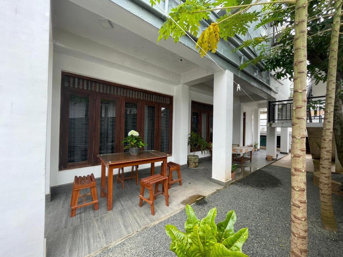 Happy Tuna Guesthouse Хикадува Екстериор снимка