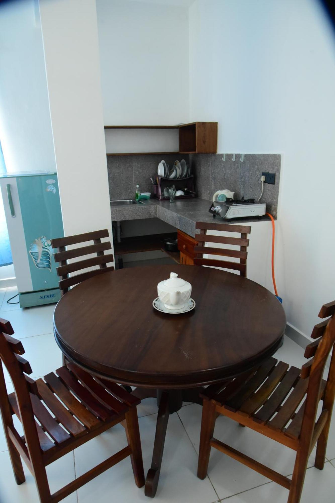 Happy Tuna Guesthouse Хикадува Екстериор снимка