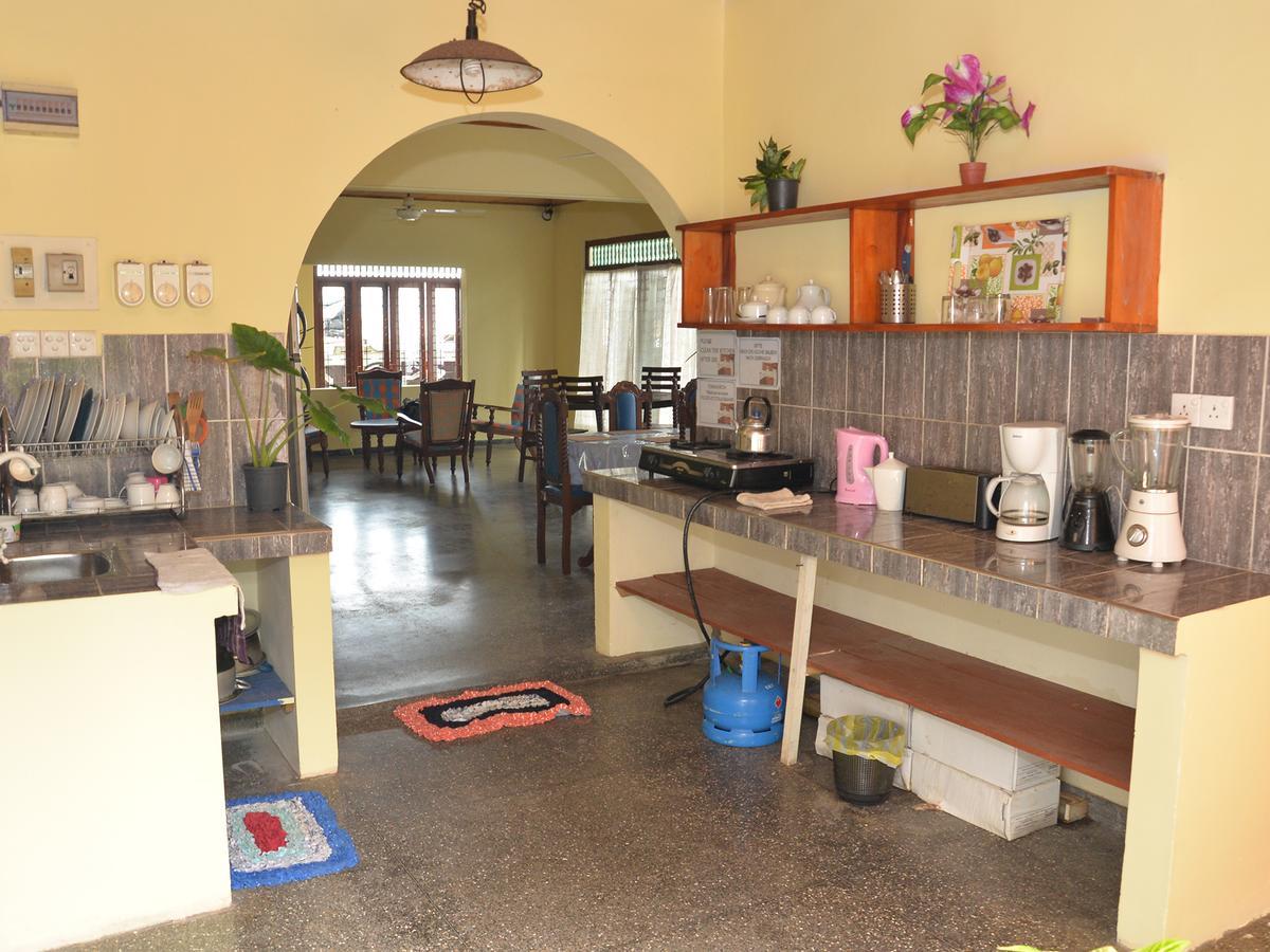 Happy Tuna Guesthouse Хикадува Екстериор снимка