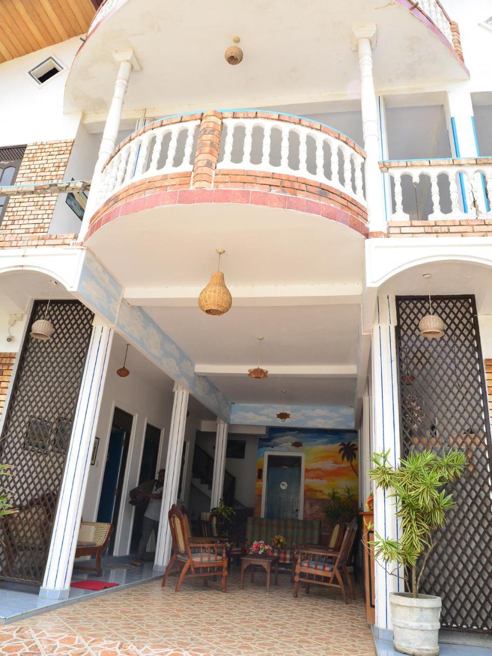 Happy Tuna Guesthouse Хикадува Екстериор снимка